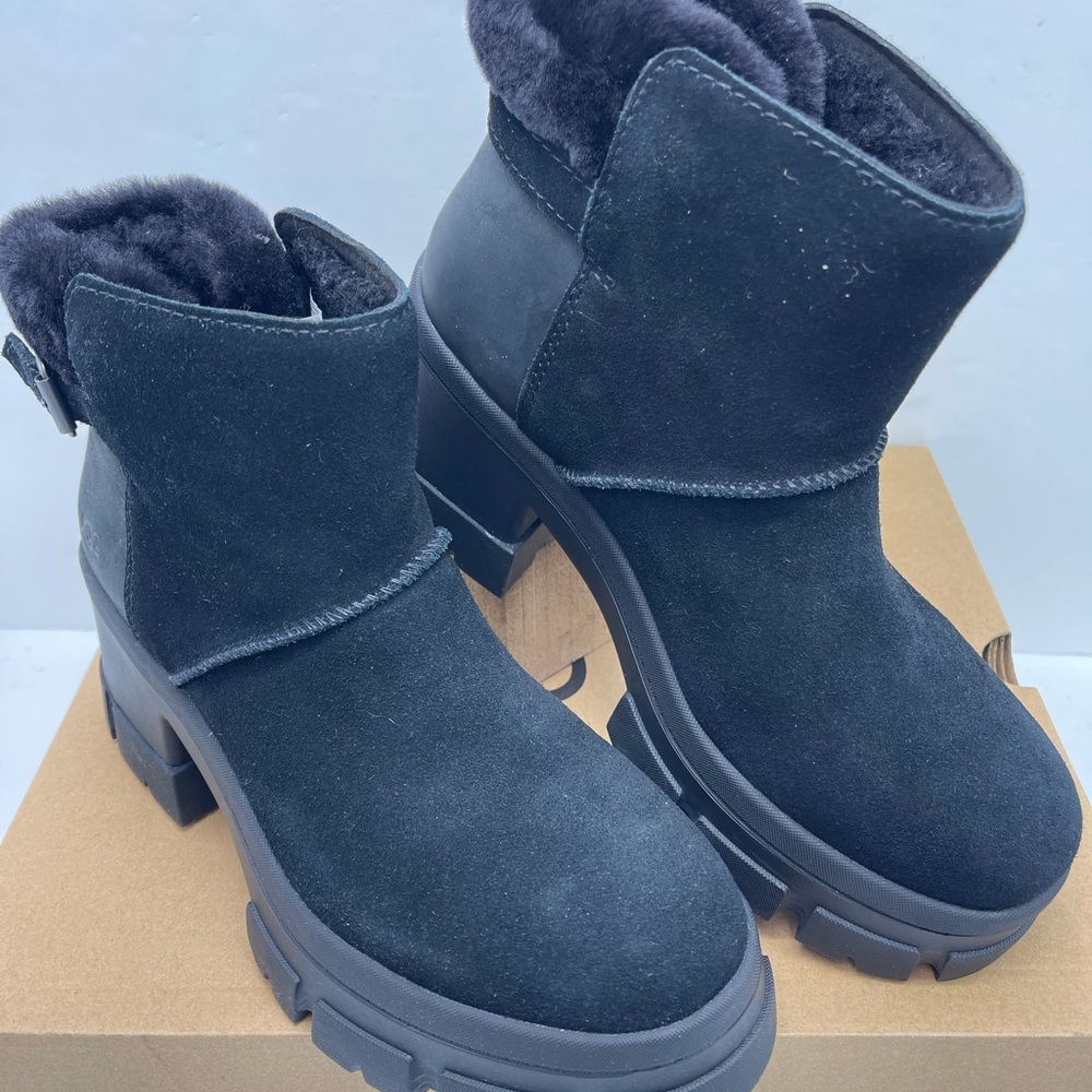UGG Women's Black Winter Boots
W BROOKLYN BUCKLE PLATFORM HIGH HEELS BOOTS BLACK - Picture 6 of 16